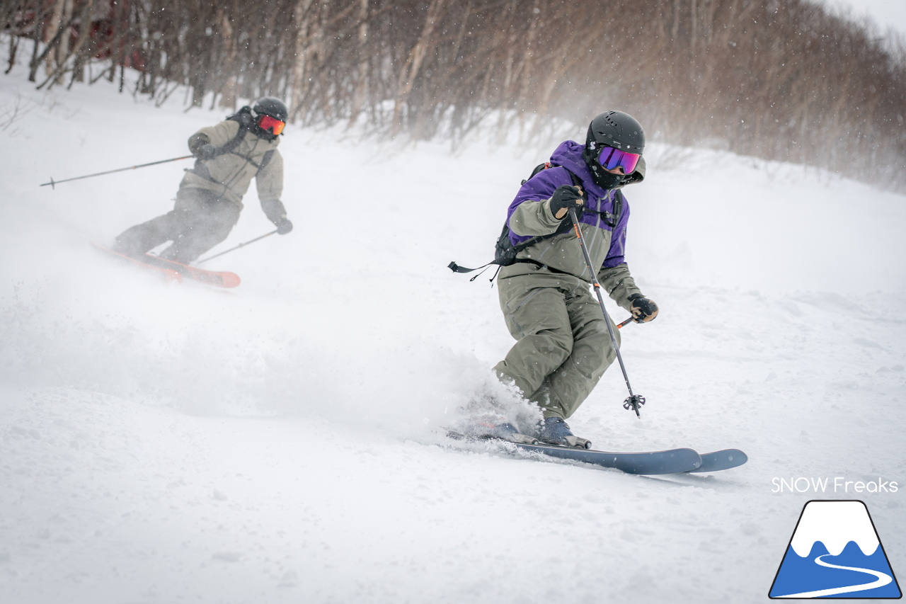 サッポロテイネ｜プロスキーヤー・中西太洋さんが、今季 SNOW Freaks 初登場。コンディション良好なゲレンデ＆パウダーを滑る、そして、撮る！